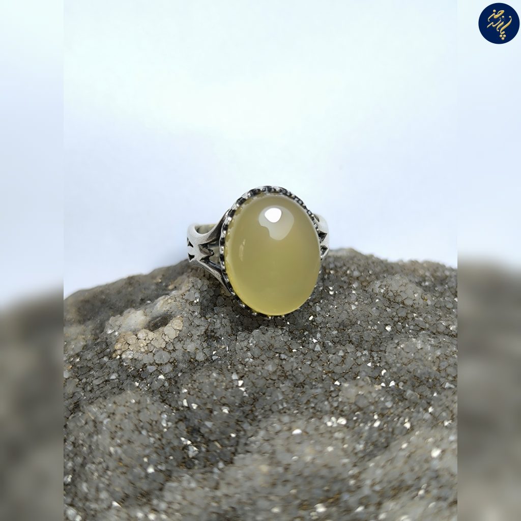 انگشتر عقیق عسلی